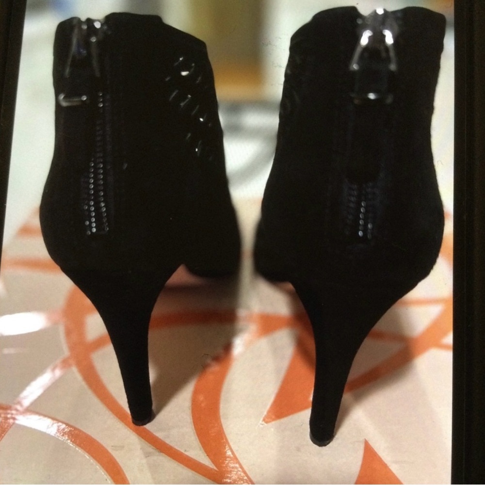 Via Spiga Black Peep-Toe Ankle Booties - Picture 5 of 9